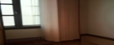 专业影音室内大屏幕展示欧美一级视频4K高清画质，色彩层次丰富，沉浸式观影体验